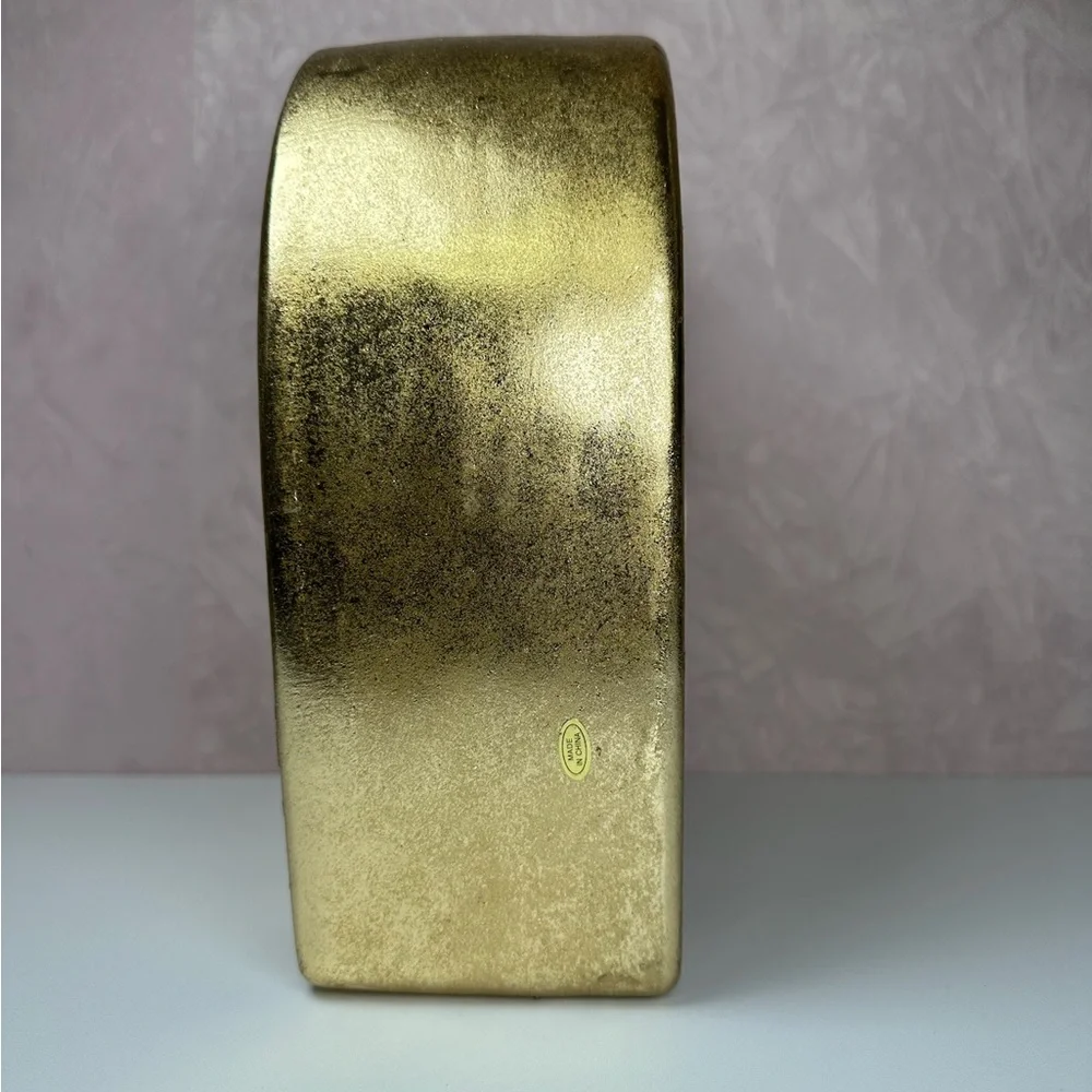 Heart-Shaped Decorative Padlock in Gold